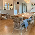 3 Bedroom Pet Friendly In