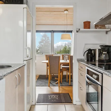 3 Bedroom Pet Friendly In *